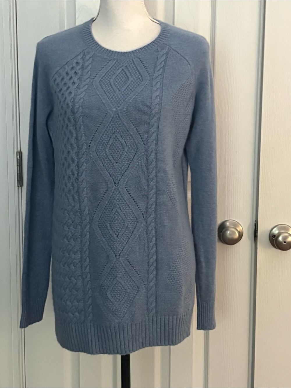 Sofia Cashmere 100% Cashmere Cable Knit Tunic Sweater V-Neck Size S FLAW